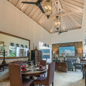 Villa Mosan House: Art-filled Gem Near & Square, Seminyak (Bali)
