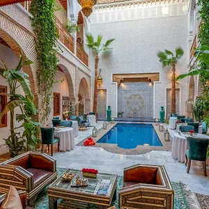احجز هنا